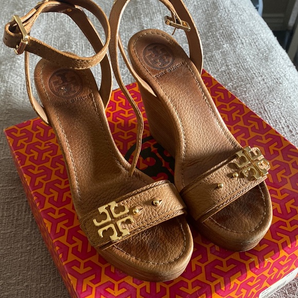 Some wear and tear but still lots of life. Doesn’t fit anymore. - Picture 1 of 4